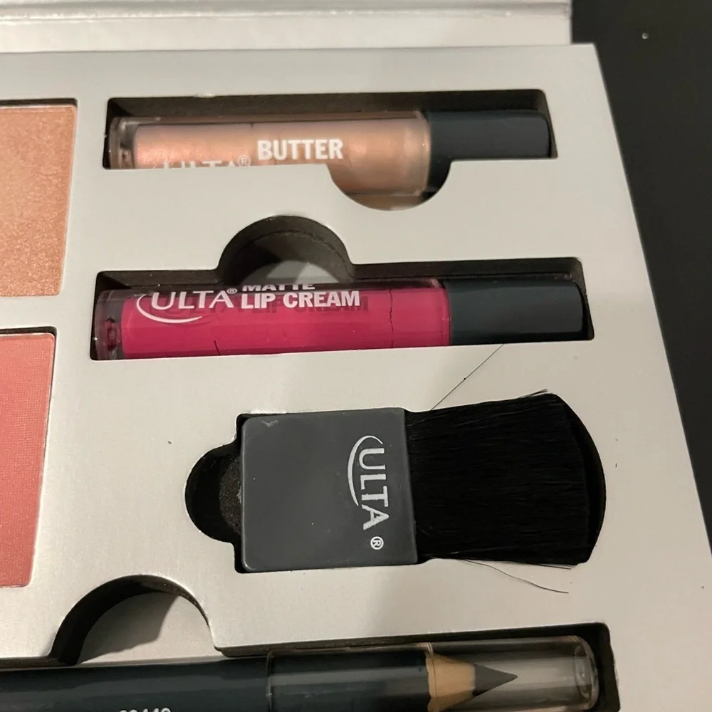 Ulta Hello Beautiful Deluxe Palette-NEW!